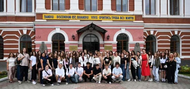 Вітаємо наших першокурсників! Вітаємо наших першокурсників!